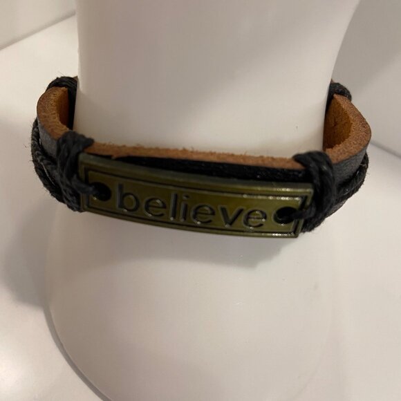 Adjustable Believe Bracelet made of genuine Leather & Metal Plate - Picture 1 of 13